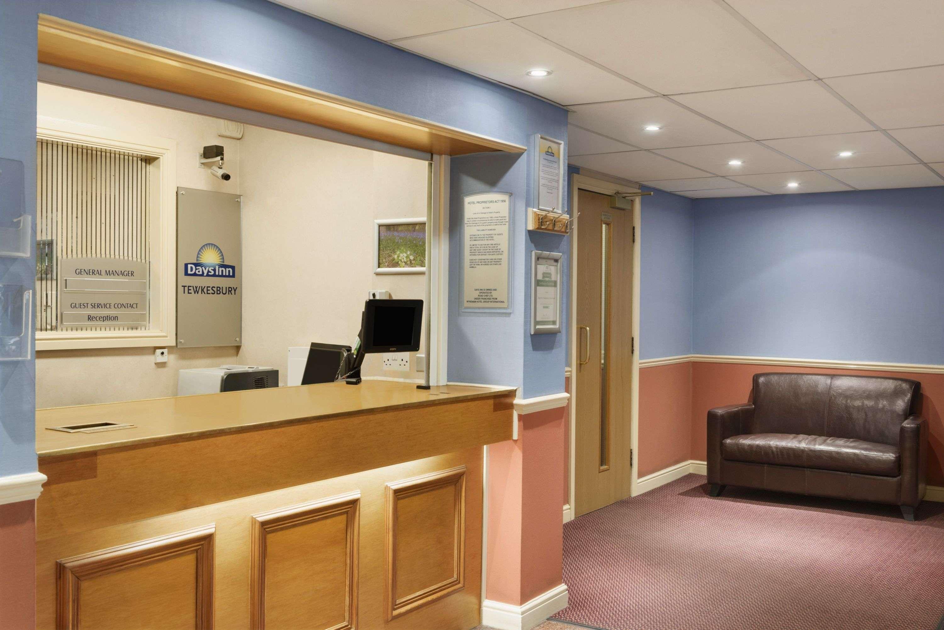Days Inn Tewkesbury Strensham Exterior photo