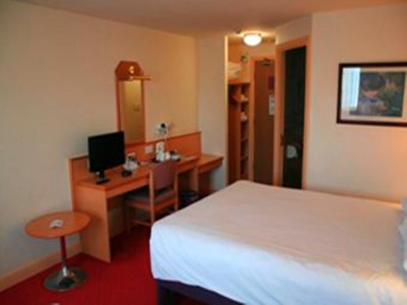 Days Inn Tewkesbury Strensham Room photo