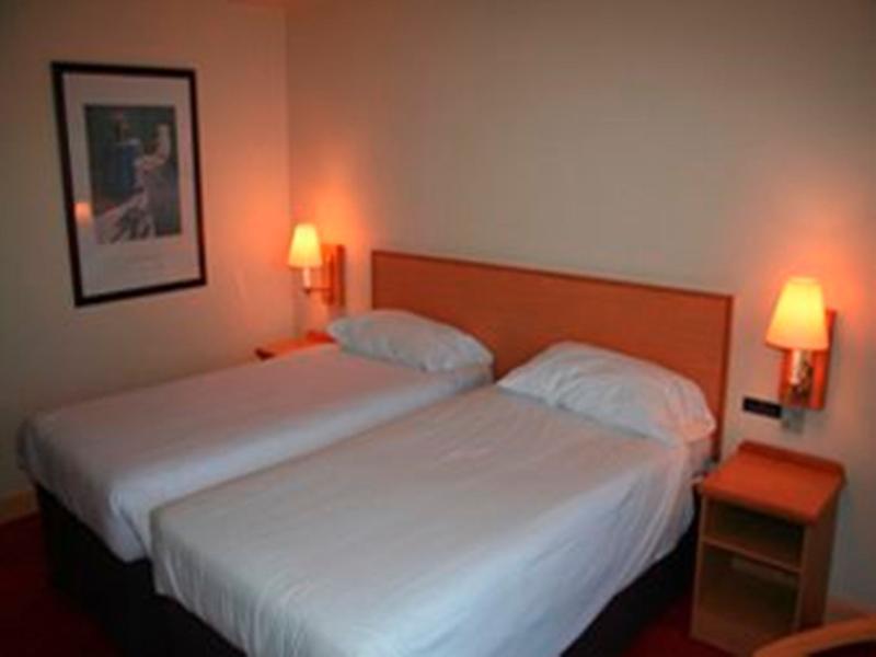 Days Inn Tewkesbury Strensham Exterior photo